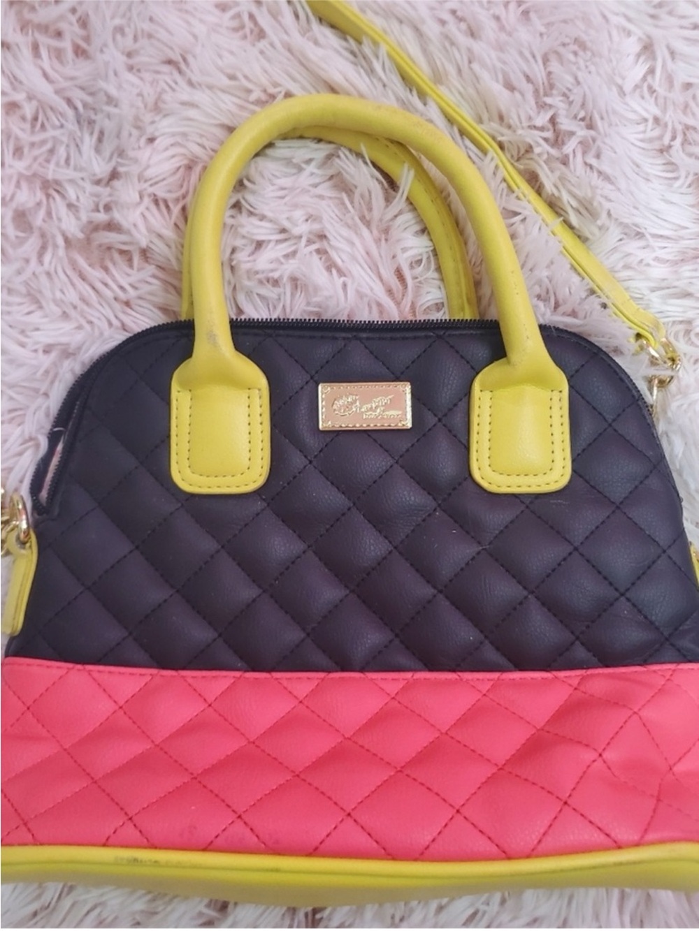 Luv Betsey by Betsey Johnson medium-sized crossbody bag EUC - Picture 2 of 13